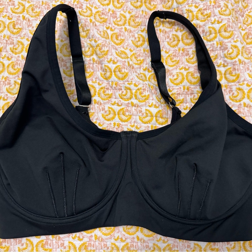 Natori CoolMax convertible Black Women's Bra, great condition